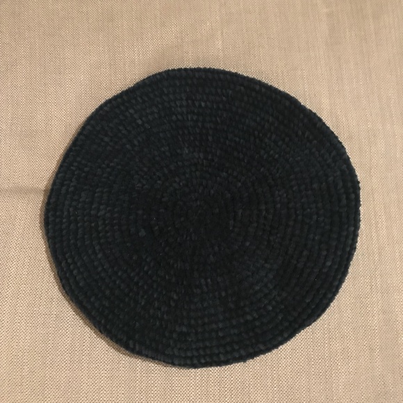 Liz Claiborne Green Beret - Picture 1 of 3